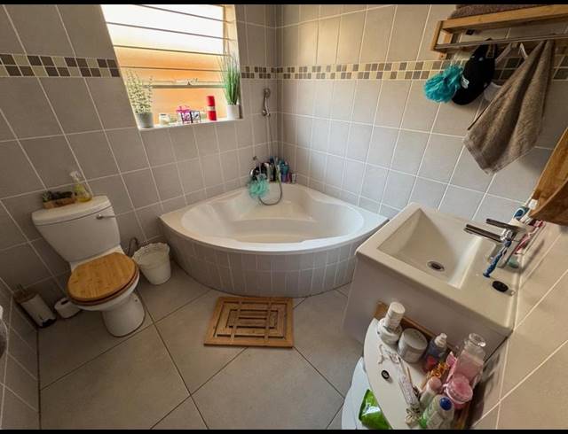 3 BEDROOM HOUSE FOR SALE IN BIRCHLEIGH